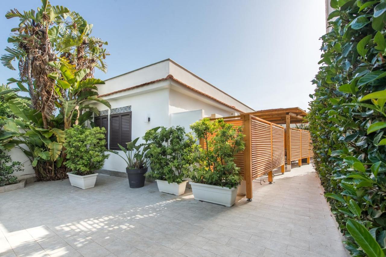 Villa Cinzia-150 Mt From The Beach Mondello Exteriör bild