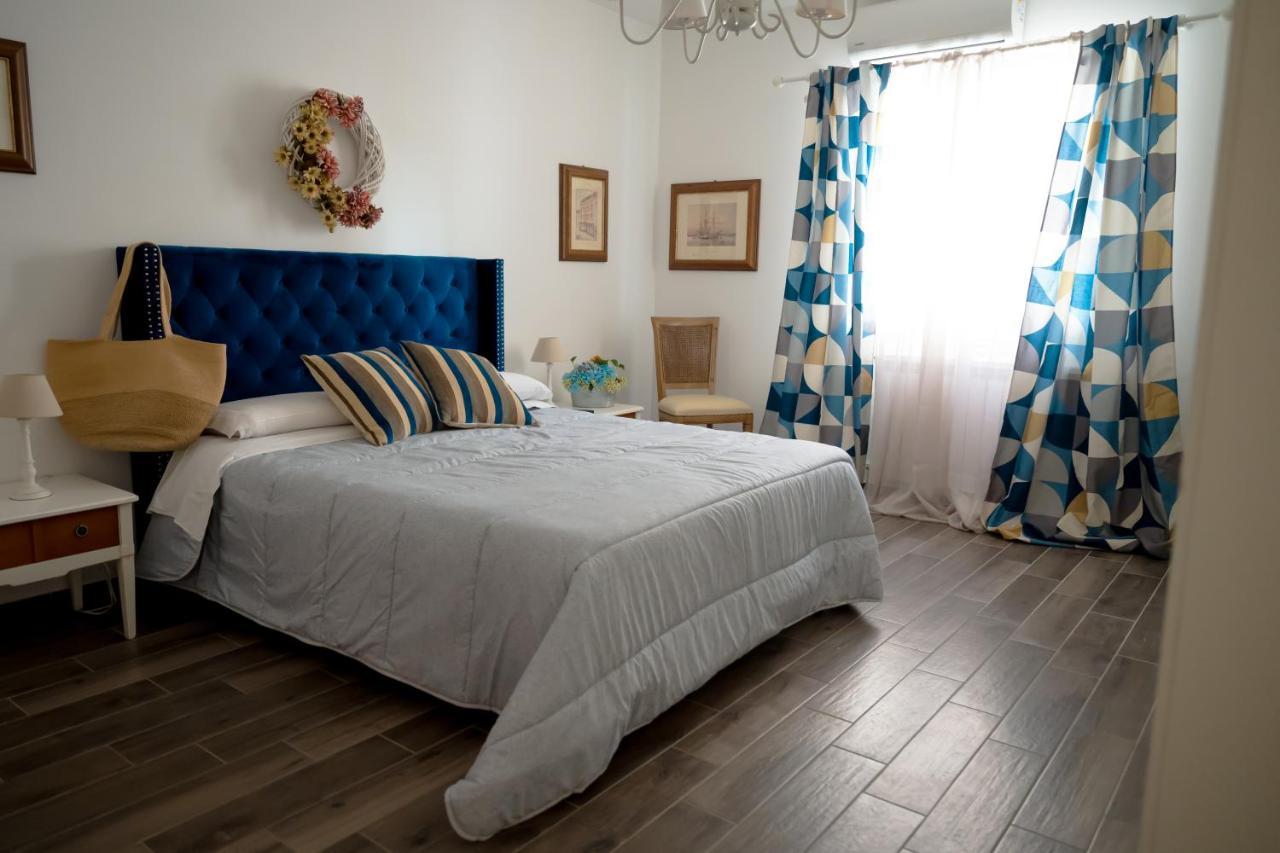 Villa Cinzia-150 Mt From The Beach Mondello Exteriör bild